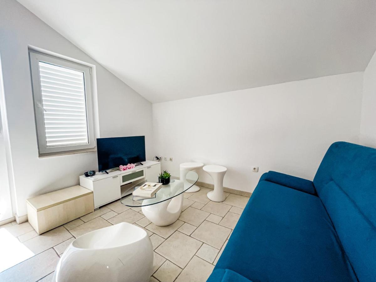 Perla Apartments Bol Exterior photo